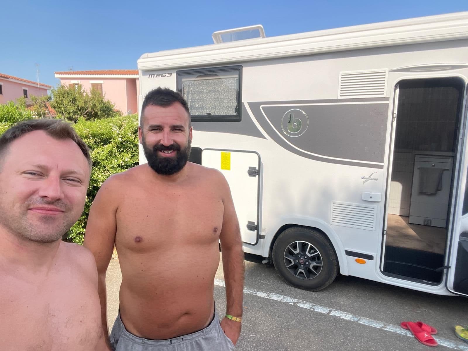 Kam s karavanom k moru? Objavte najkrajšie pláže a kempy, kde sa zobudíte priamo pri šume vĺn
